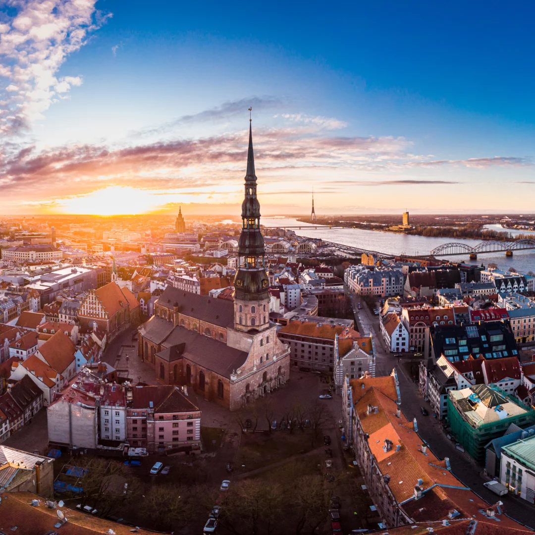 Cómo Posicionar Tu Hotel cerca de la Playa Postiguet en Alicante 2025